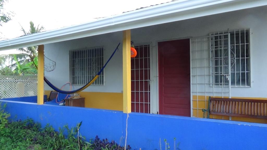 Hacienda Tropical Guest House Belmopan Exterior photo